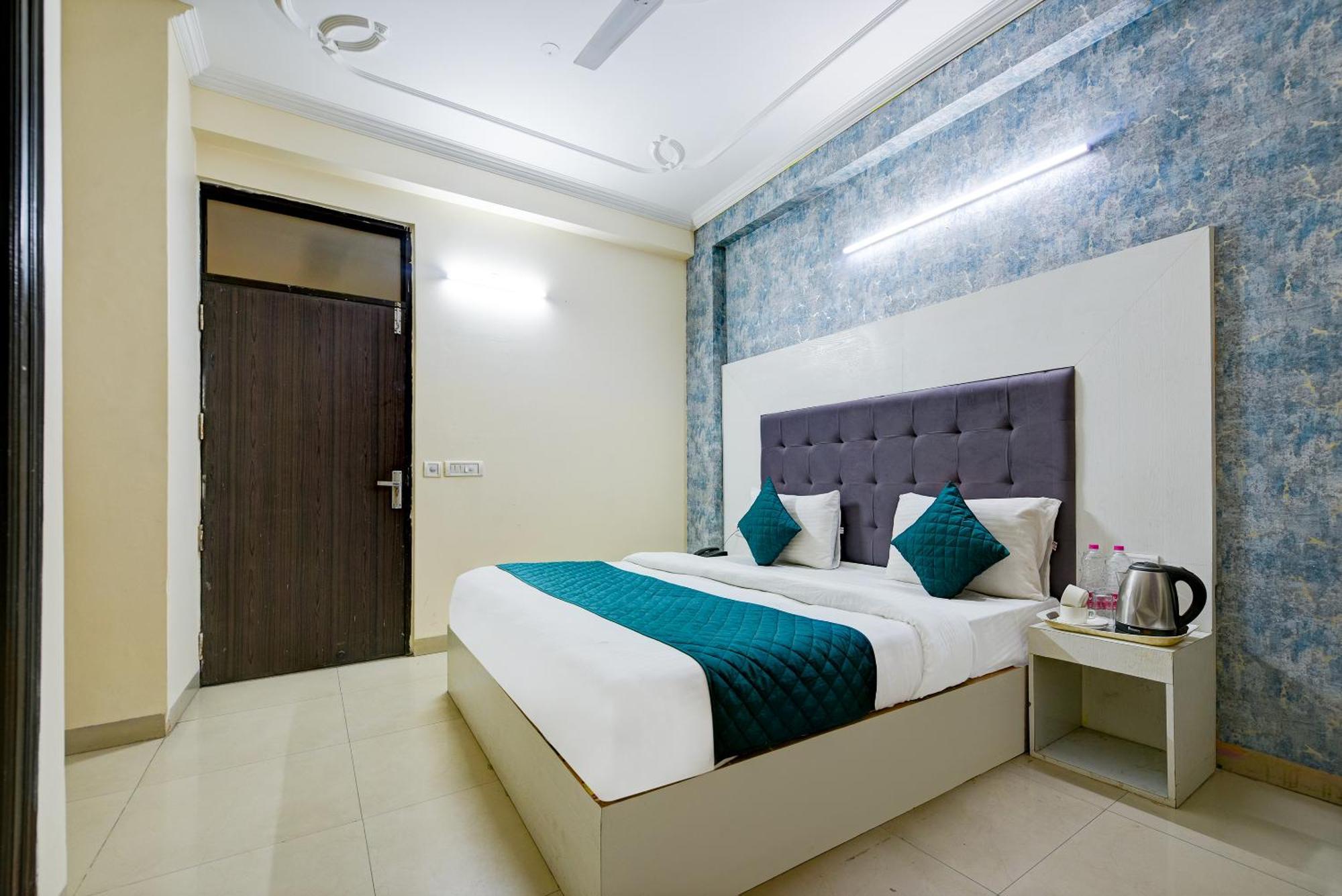 Airport Classic Park Bed & Breakfast 3*